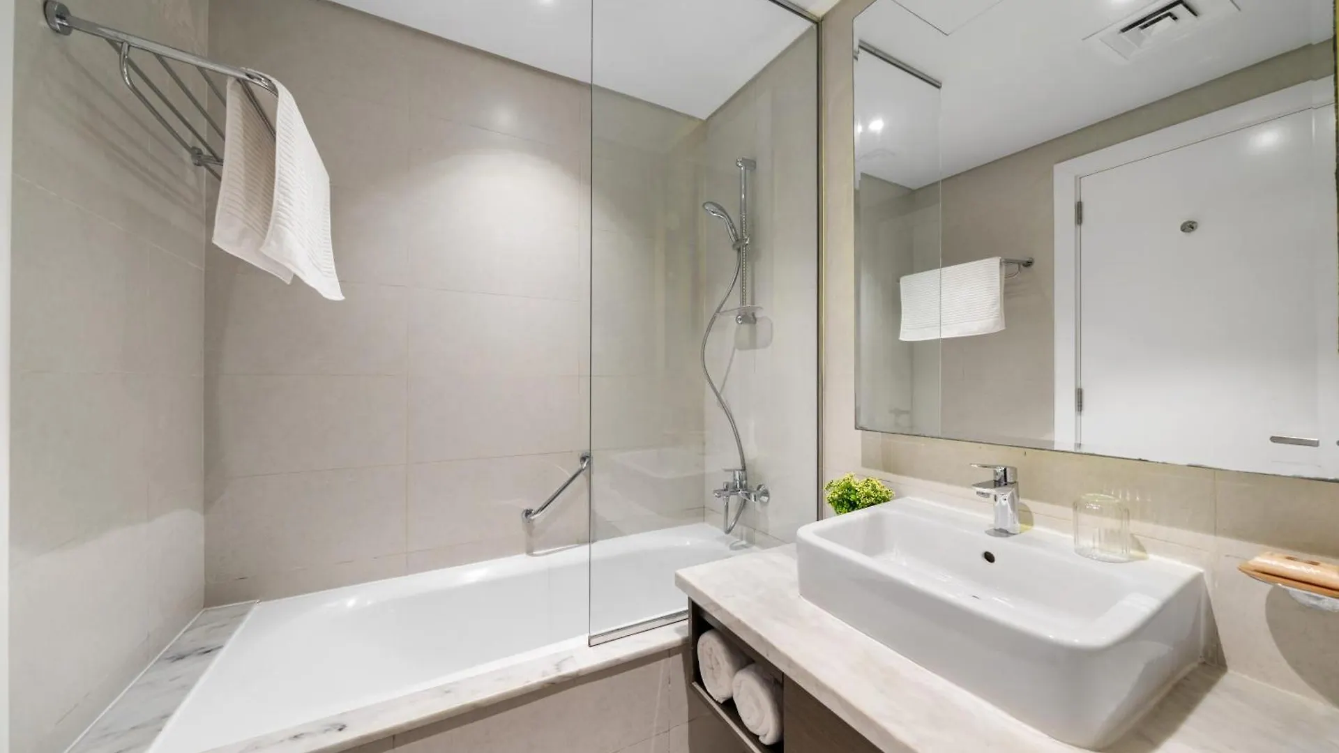 Luxury Studio - Downtown Dubai - Near Burj Khalifa Apartment